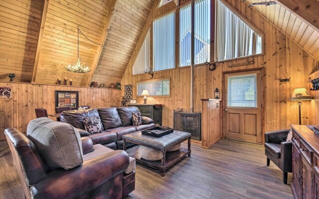 Ski-in/ski-out Red River Cabin w/ Mtn Views!