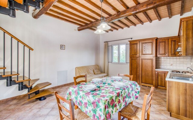 Oliva Family Apt Shared Pool,volterra