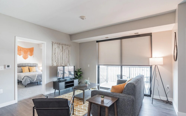 FRONTDESK Flux Apts Downtown Des Moines