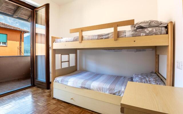 Terraced house on the lakeside of Gravedona - Larihome A04