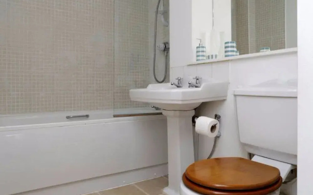 2 Bedroom Flat Near Edinburgh Playhouse