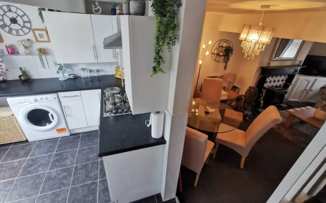 Stunning 2-bed House in Macclesfield Cheshire