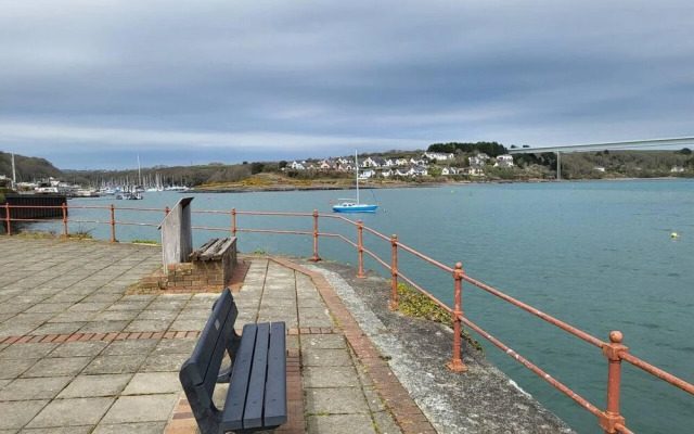 Marina Reach Neyland, Flat With Great sea Views