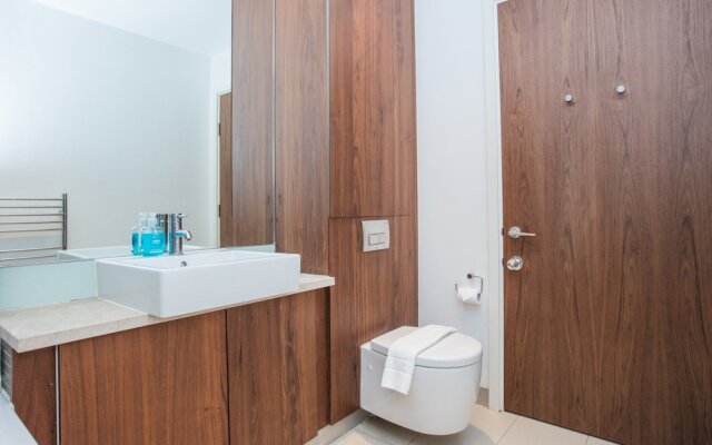 2 Bedroom Apartment Near Victoria Station