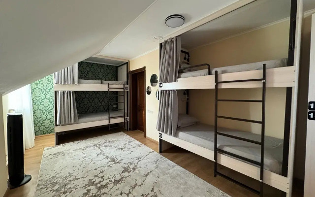 Hostel 53 (Хостел 53)