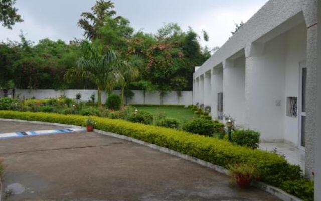 Hotel Ganesha Garden Villa