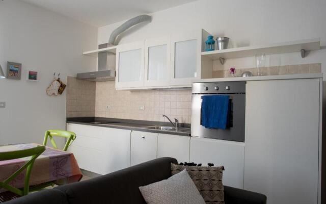 Dante 8 Apartments