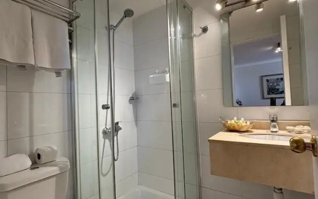 Orly Suites ll