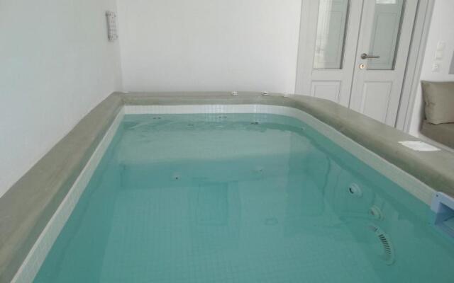 Yposkafo Suites - Villa - Santorini