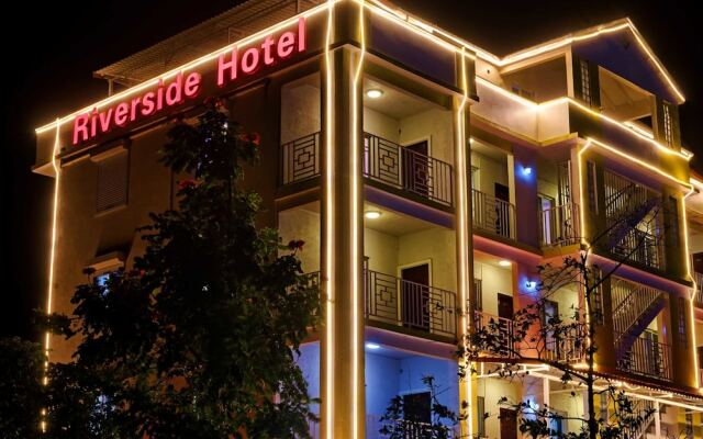 Riverside Hotel