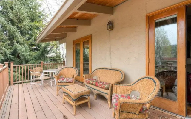 Silver Kingdom - 7 Bedroom Home + Private Hot Tub - LLH 58812
