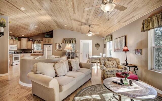 Treetop - Two Bedroom Cabin