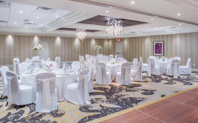 Crowne Plaza Saddle Brook by IHG
