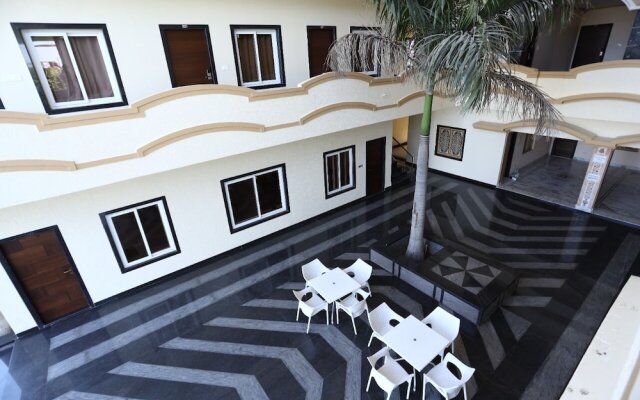 Ishwar Nain Hotel