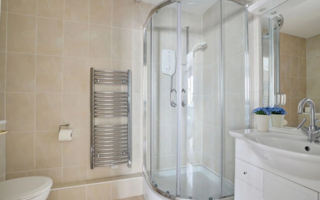 Flat 11 Clifton Court