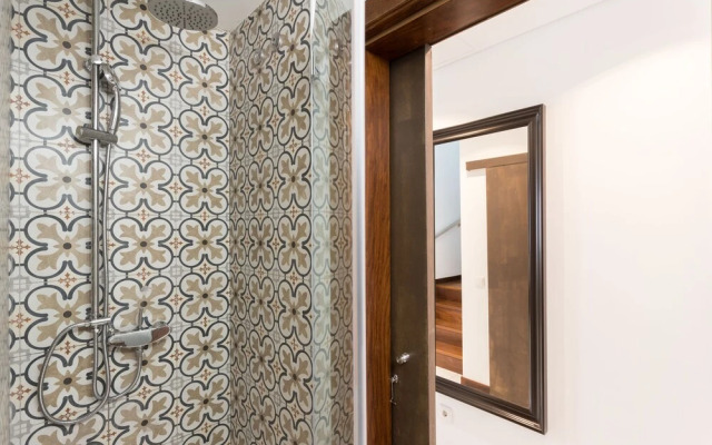 Rossio Penthouse Three-Bedroom Apartment w/ River View and Parking - b