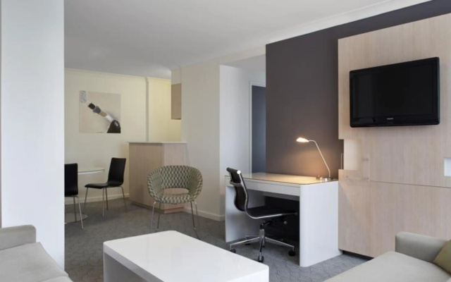 Rendezvous Hotel Perth Central – Guest Rooms – Perth