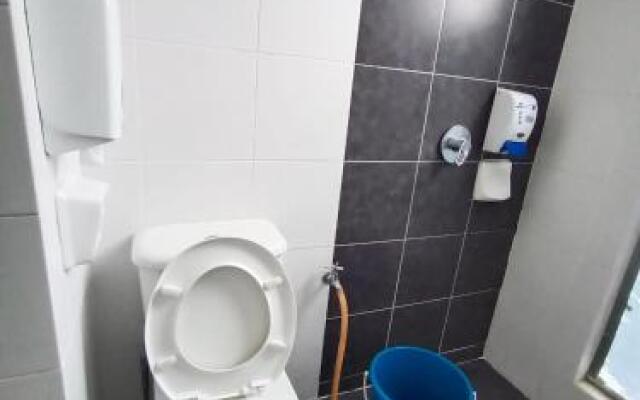 Cameron's Square Apartment