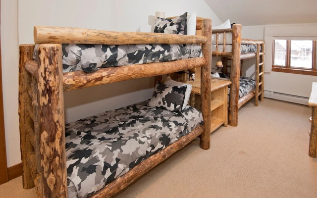 Lavish 3br 3.5ba Bachelor Gulch  Steps To Lifts 3 Bedroom Condo by RedAwning