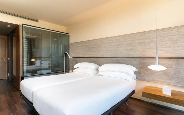 B-Hotel