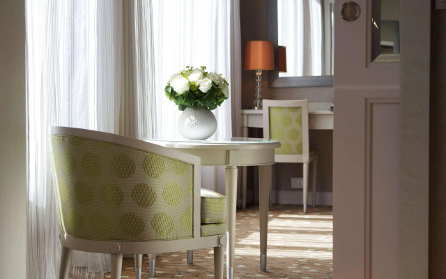 Hotel Rochester Champs Elysees