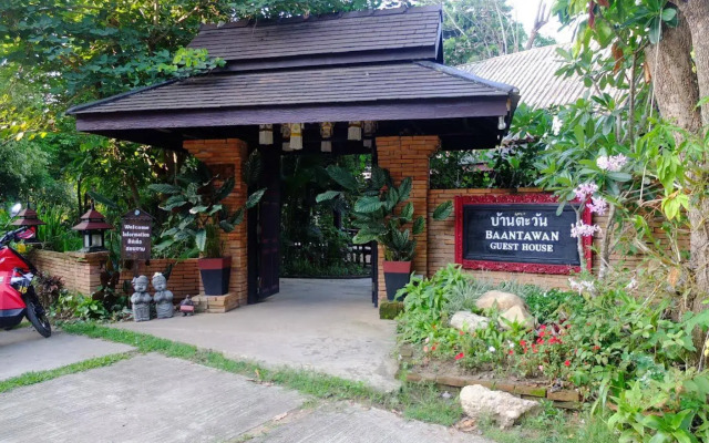 Baan Tawan Guesthouse