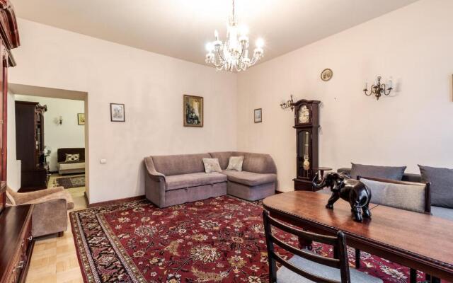 Doroshenka Antique Apartment