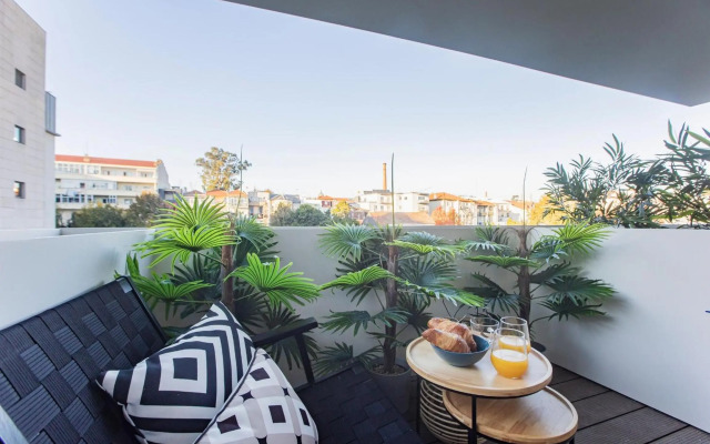 Bombarda Apartments by LovelyStay