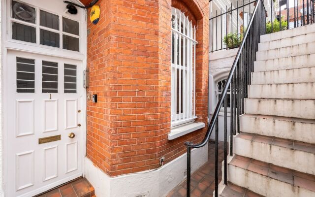 Earls Court Road Apartments