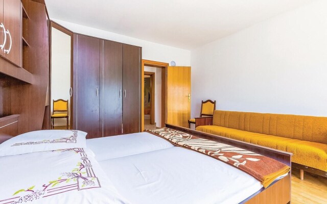 Stunning Apartment in Grizane With 2 Bedrooms