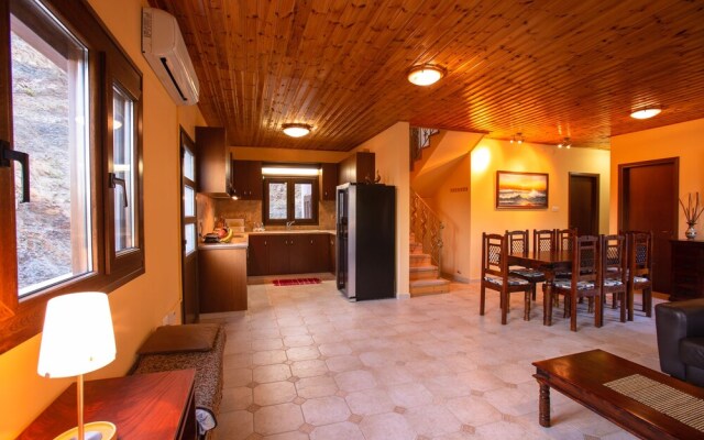 Satori Hut - Hostel
