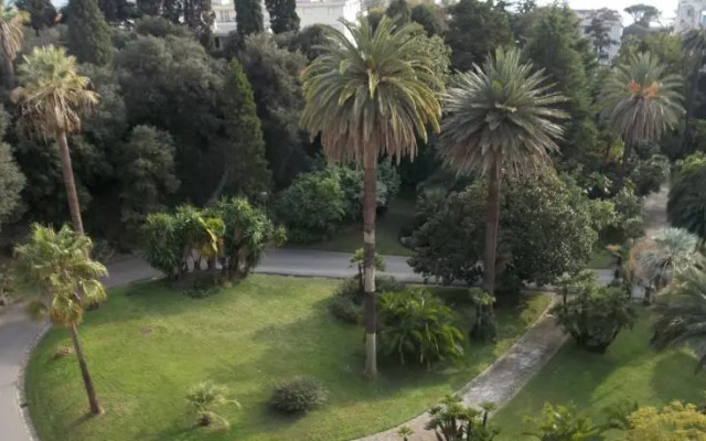 French Booking Cannes Chateau