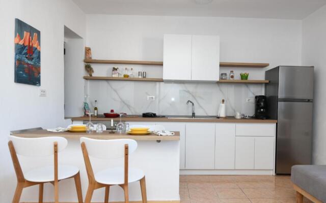 Rondine Studio Apartment