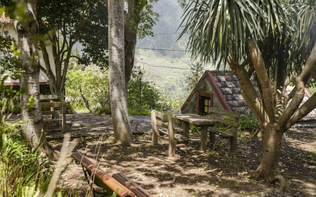 Casa do Lanço I by An Island Apart