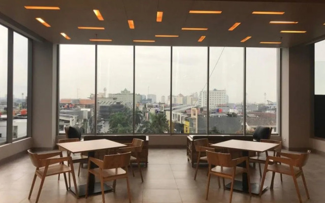 Yello Hotel Paskal Bandung