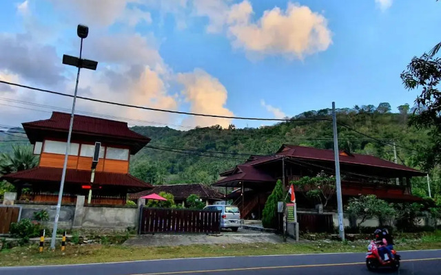 Hotel Besar Bulan Baru - Senggigi