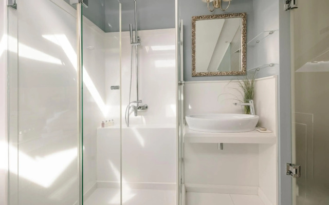 Noble Suites