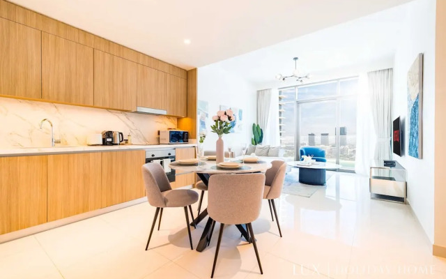LUX  The Luxury Sunspot Beach Suite