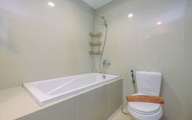 Comfy and Minimalist 1BR Apartment at Atria Residence
