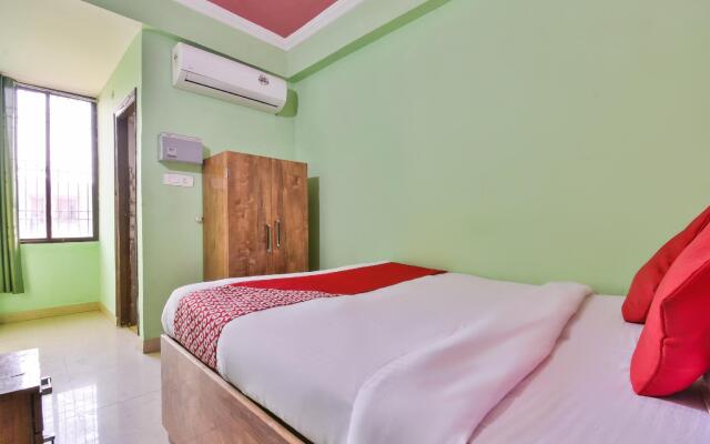OYO 70783 Hotel Happy Journey
