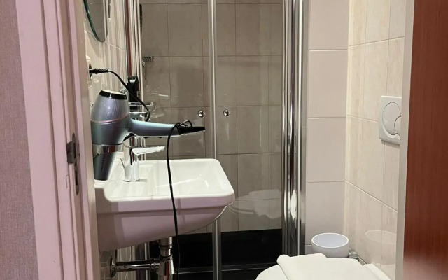 Amsterdam Downtown Hotel