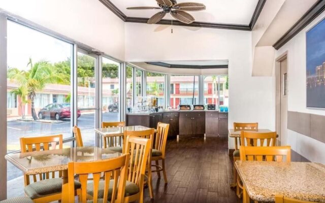 Econo Lodge Inn & Suites Florida City