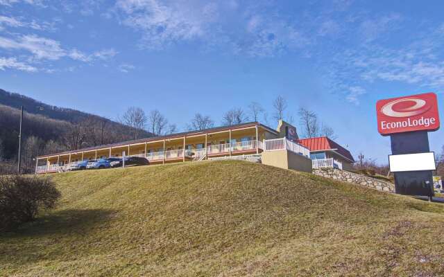 Econo Lodge Near Bluefield College