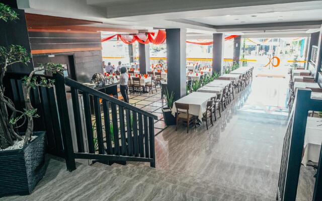 Alpha Hotel