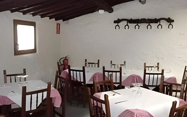 Hostal y Casa Rural la Colmena
