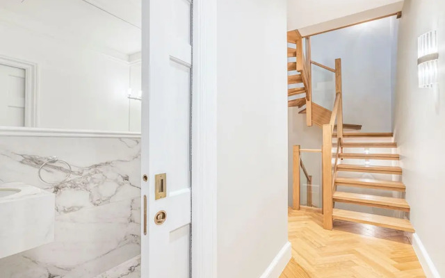 Wimpole Mews - 4 Bedroom Apartment