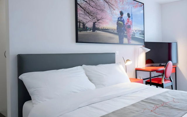 The Freddie Mercury Hotel - Image 5