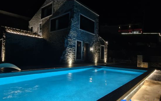 Luxury Wild Seven Villas