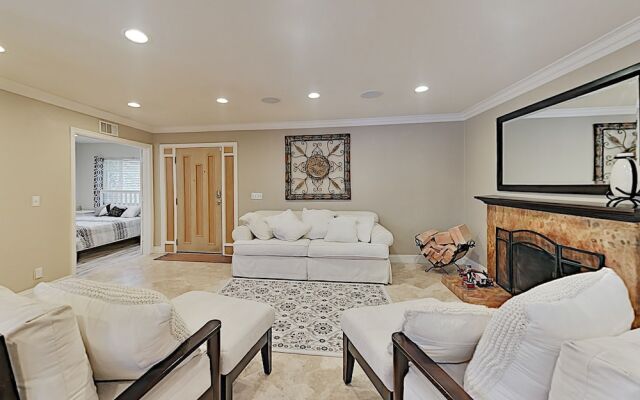 8131indi 2 Bedroom Home
