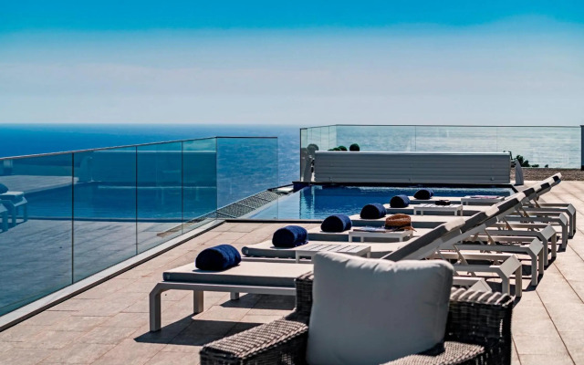 Seacrest by OurMadeira